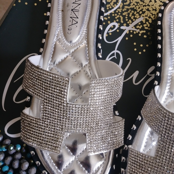 Anna Bling Slip On - Picture 2 of 8